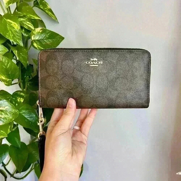 NWT Coach Logo Leather Wristlet in Brown/Black - Picture 1 of 10